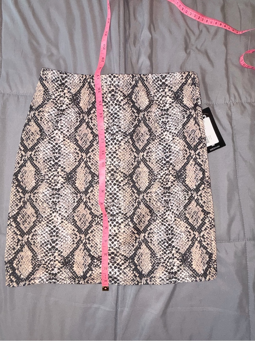 Cheryl Creations Snakeskin Mini Skirt Medium NWT Made in USA - Picture 7 of 7